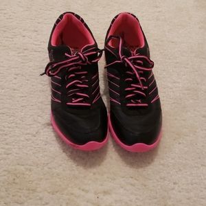 Coach worn Pink and black clth/suede sneakers 9